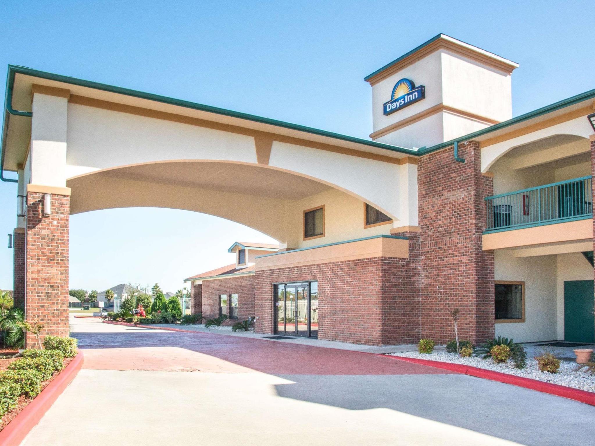 Days Inn By Wyndham Baytown East Exterior photo