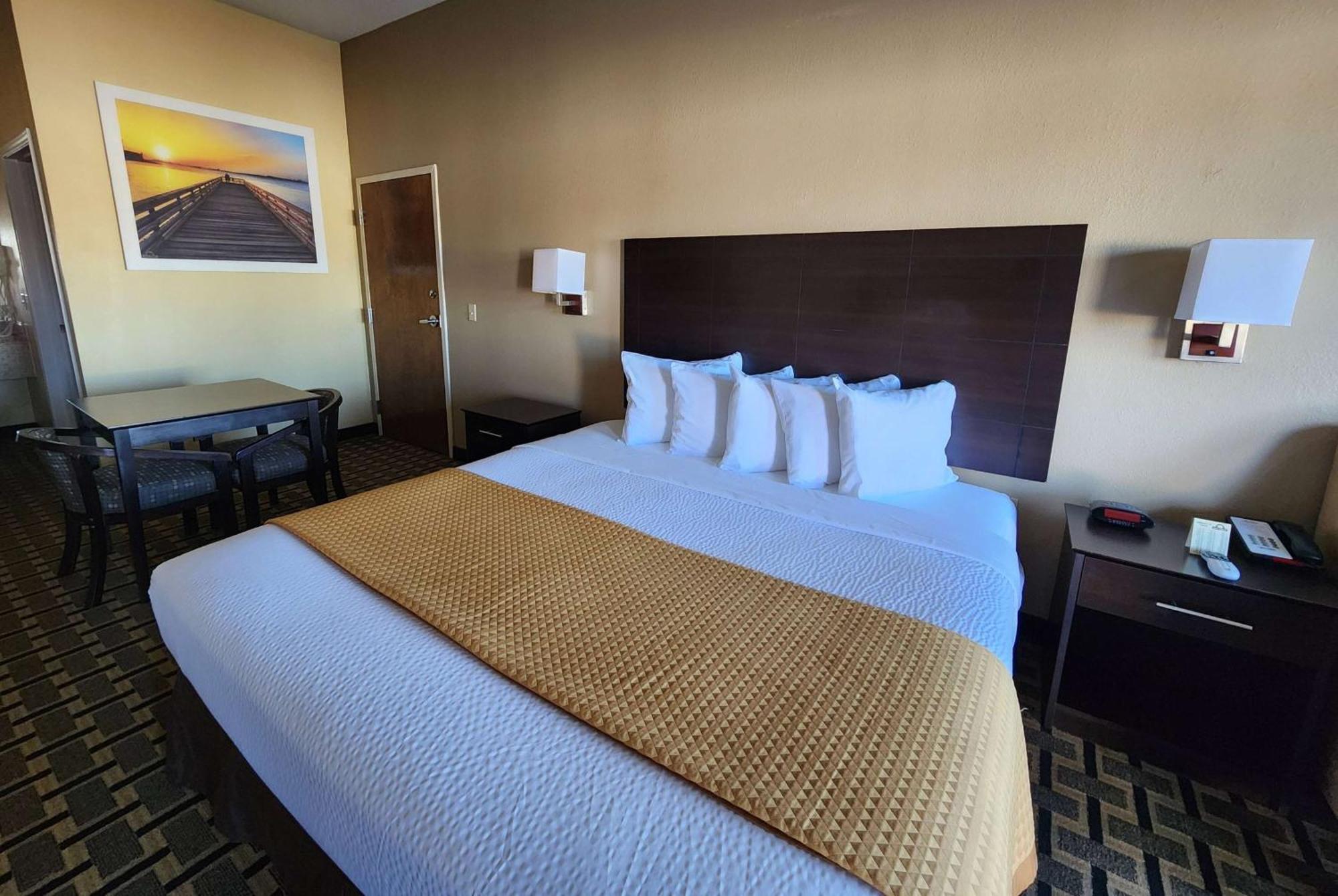 Days Inn By Wyndham Baytown East Exterior photo